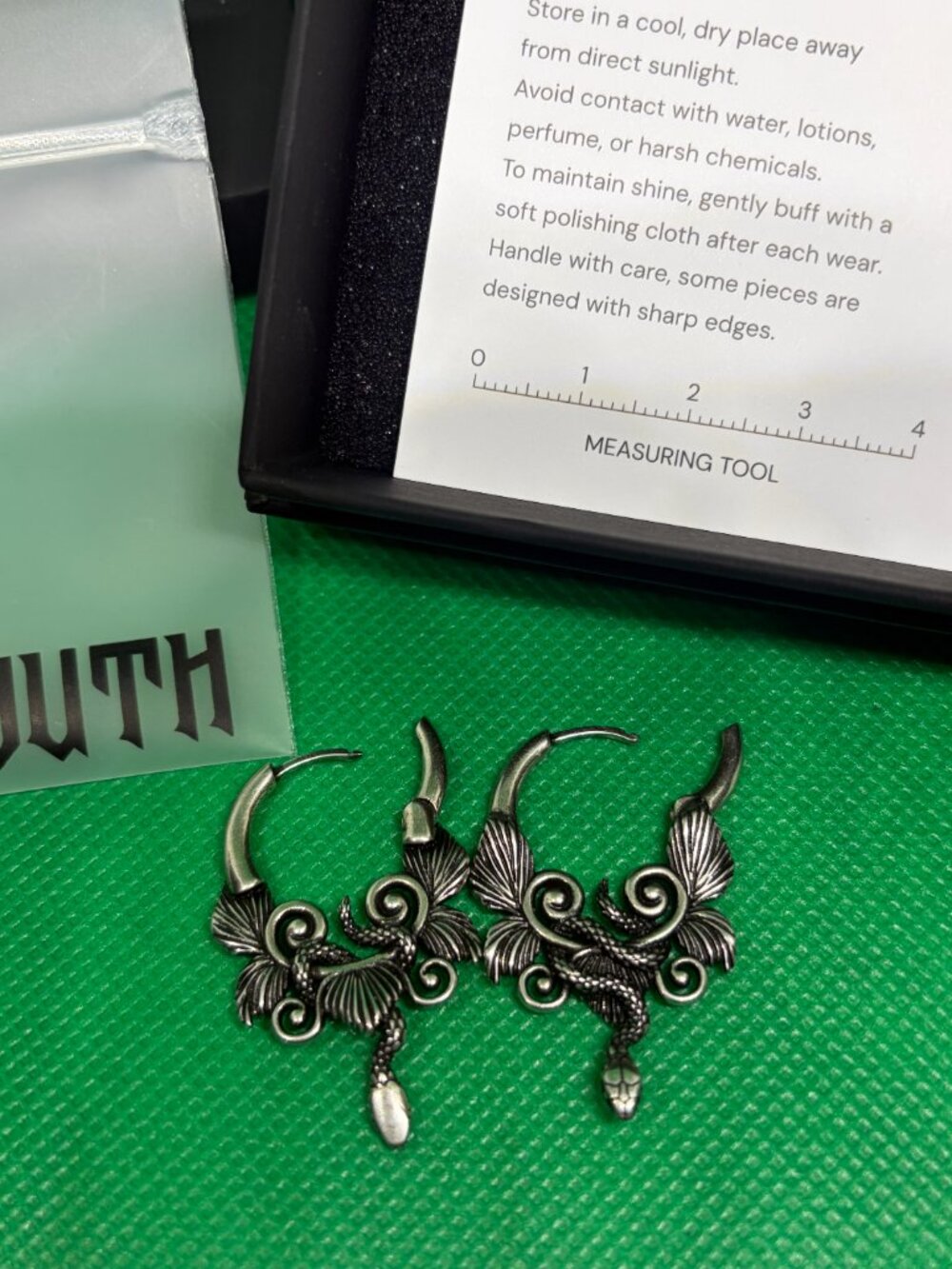 Punk Youth Celestial Serpent Earrings (Silver - One Pair) - Picture 2 of 4
